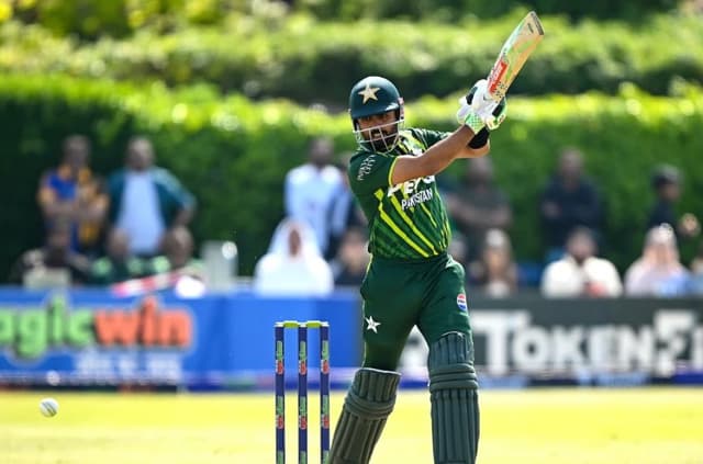 Babar should bat at No. 3: Malik