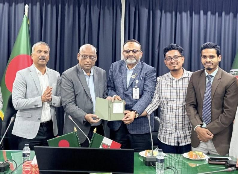 BCB grants Tk 20 million to Dhaka University for cricket ground modernization