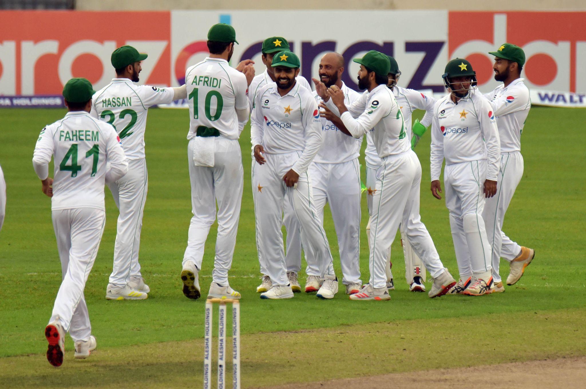 Pakistan eye win on final day of Dhaka Test