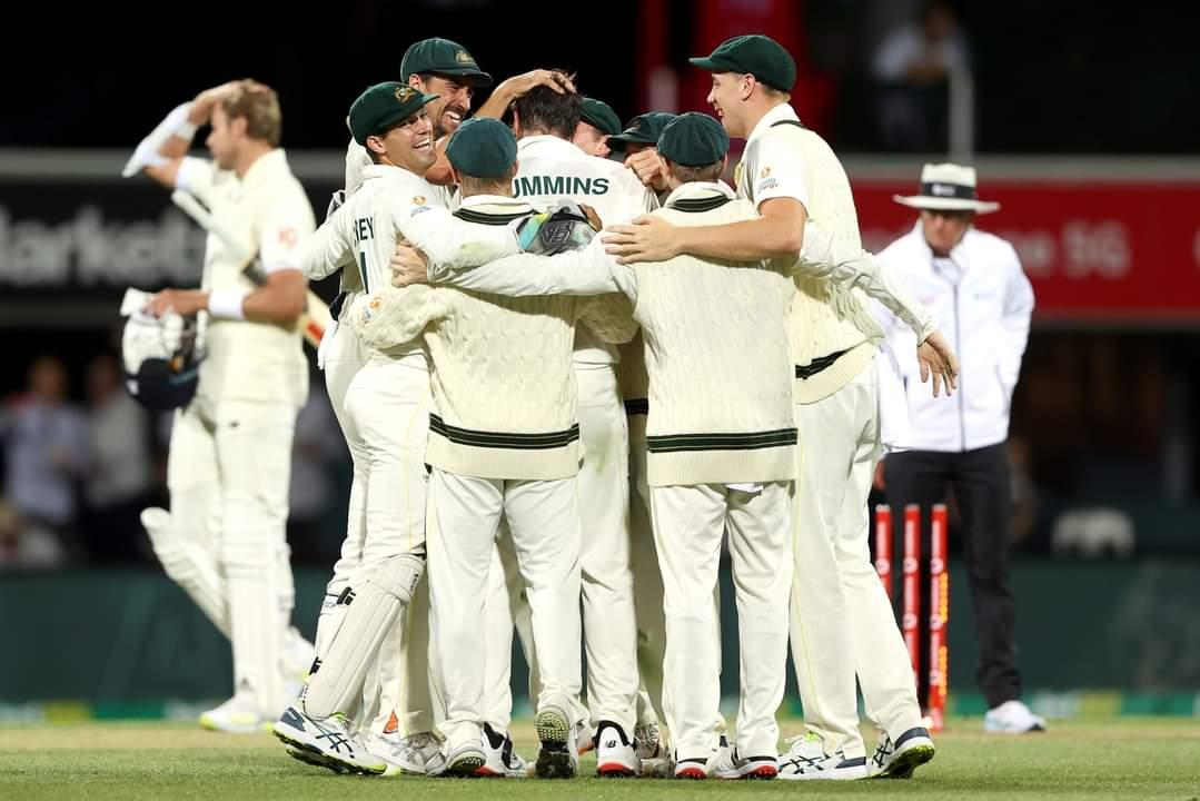 England collapse again to give Australia 4-0 win