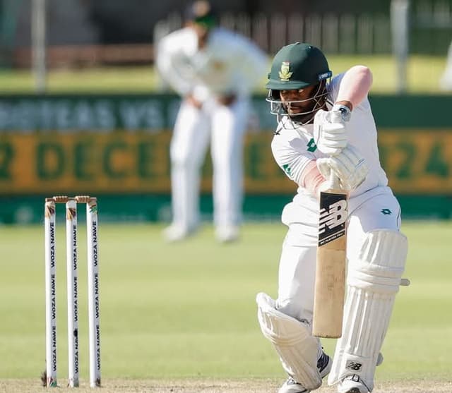 A late heroic from Bavuma and Stubbs put South Africa on the ascendancy in Gqeberha