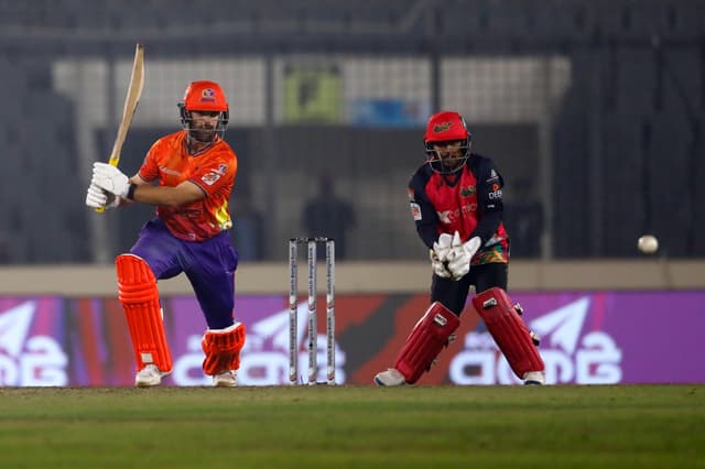 Mrittunjoy and SM Meherob run through to hand Durbar Rajshahi a comfortable victory