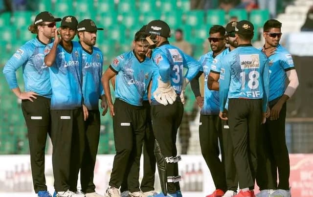 Chattogram Challengers retain Shuvagata Hom, Ziaur Rahman, Nihaduzzaman
