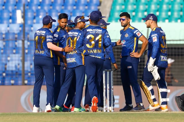 Thisara Perera's all-round brilliance hands Dhaka Capitals a thrilling 6-run victory