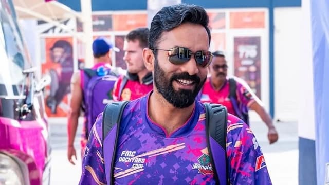 Dinesh Karthik signs for Sharjah Warriorz for ILT20