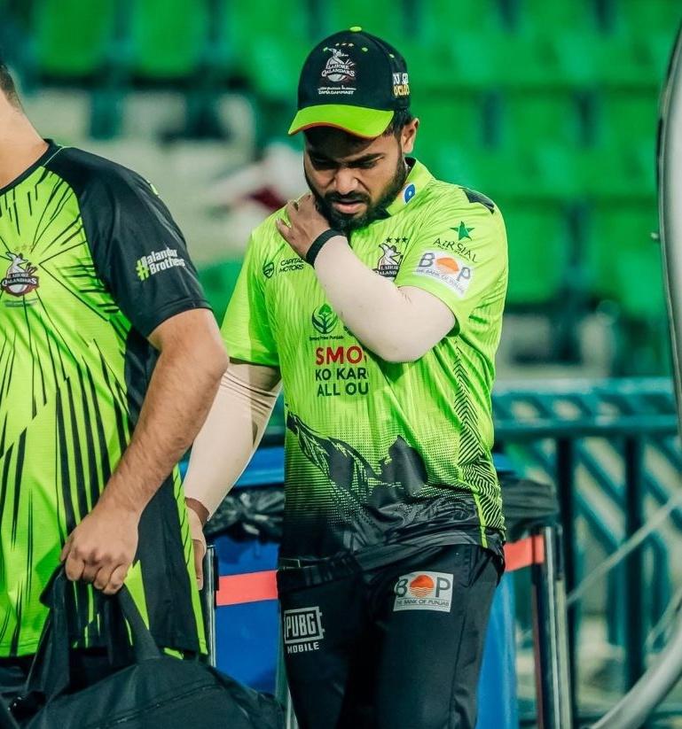 Emon sends emotional message to Lahore Qalandars fans after injury ends PSL campaign
