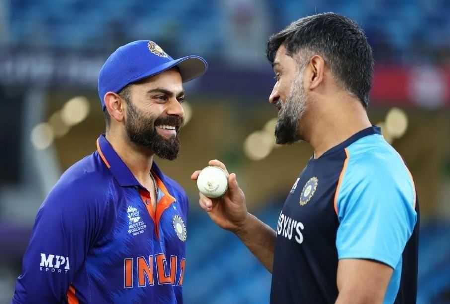 When I left Test captaincy, only MS Dhoni contacted with me: Kohli