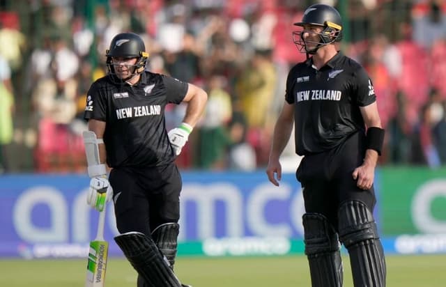 We'll look to build good partnerships and put up a big score: Santner