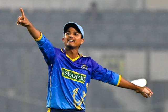 Mahedi is Mahedi, not poor man's Shakib Al Hasan: Habibul Bashar