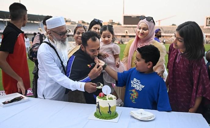 Mushfiqur Rahim turns 40, celebrates with family and teammates in Mirpur