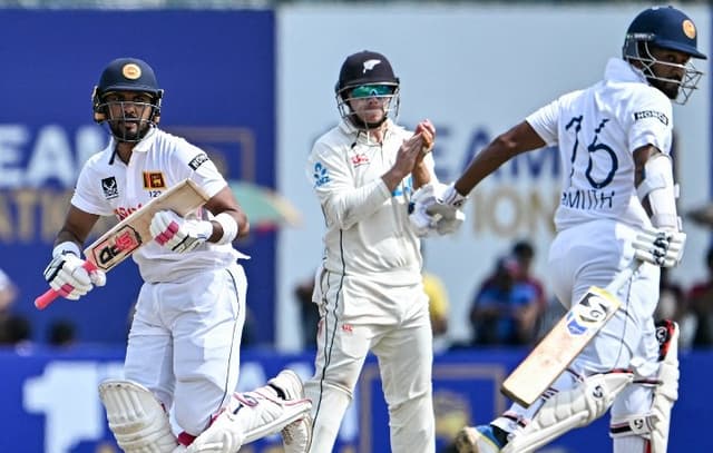 Sri Lanka finish day 3 on top on the back of Karunaratne and Chandimal partnership