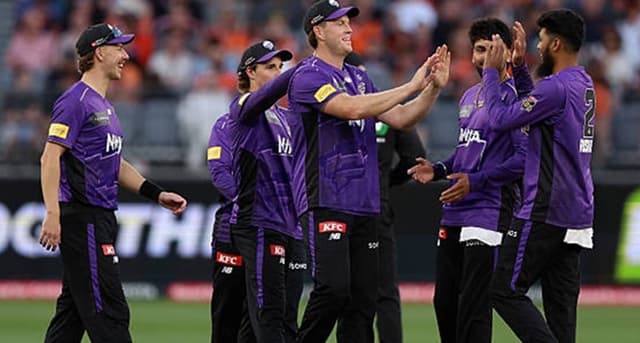 Rishad Hossain's all-round effort goes in vain as Hurricanes crash out of Big Bash
