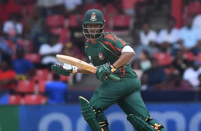 Shakib hits back at Sehwag