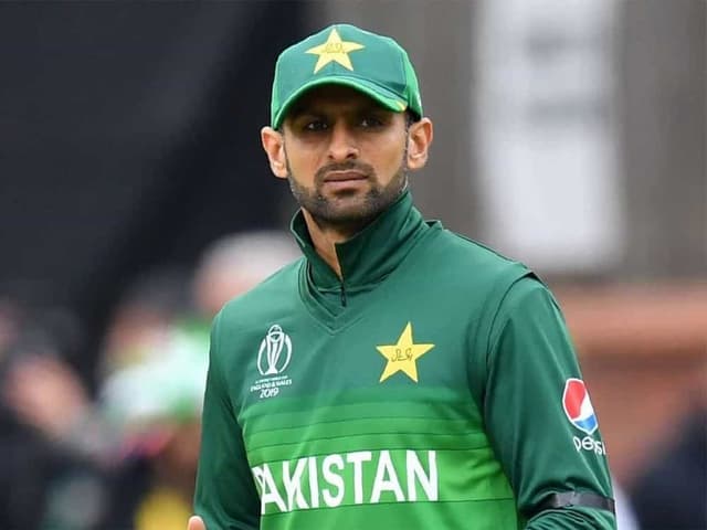 Malik steps down as mentor for PCB