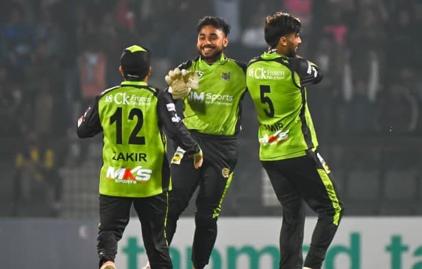 Sylhet Titans hold nerve to win low-scoring BPL thriller against Noakhali Express