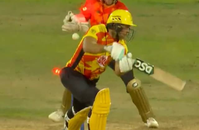 Watch: Liam Patterson-White bowls a jaw-dropping ball to dismiss David Willey in The Hundred 2025